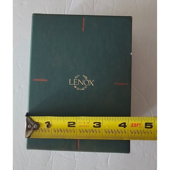 Lenox Christmas Porcelain Ornament: Yuletide Express Caboose (1989) - Picture 4 of 6